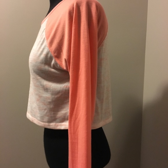 Crop top - Picture 2 of 3